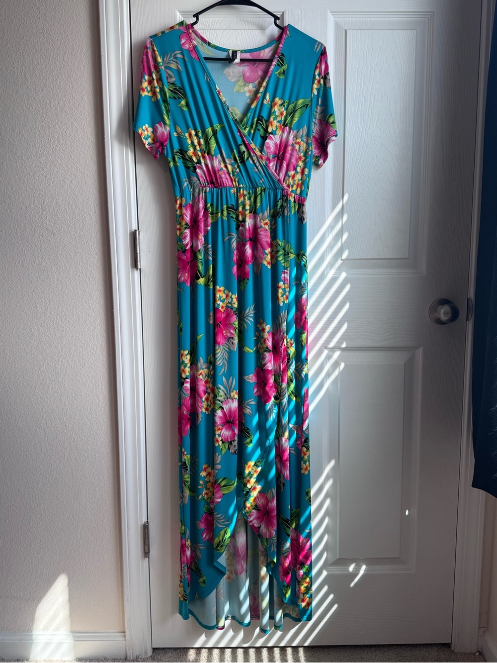 Glitzy Girlz Hawaiian Maxi Dress!!